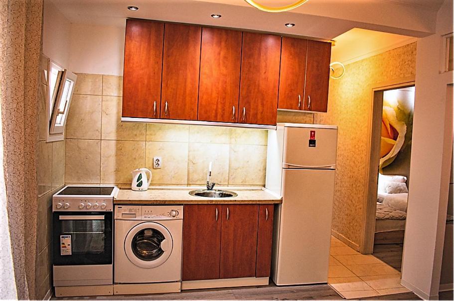 Kassandrou Suite Hot Tub-Jakuzzi - 2 Bedrooms - Big Balcony - Center เทสซาโลนิกิ ภายนอก รูปภาพ
